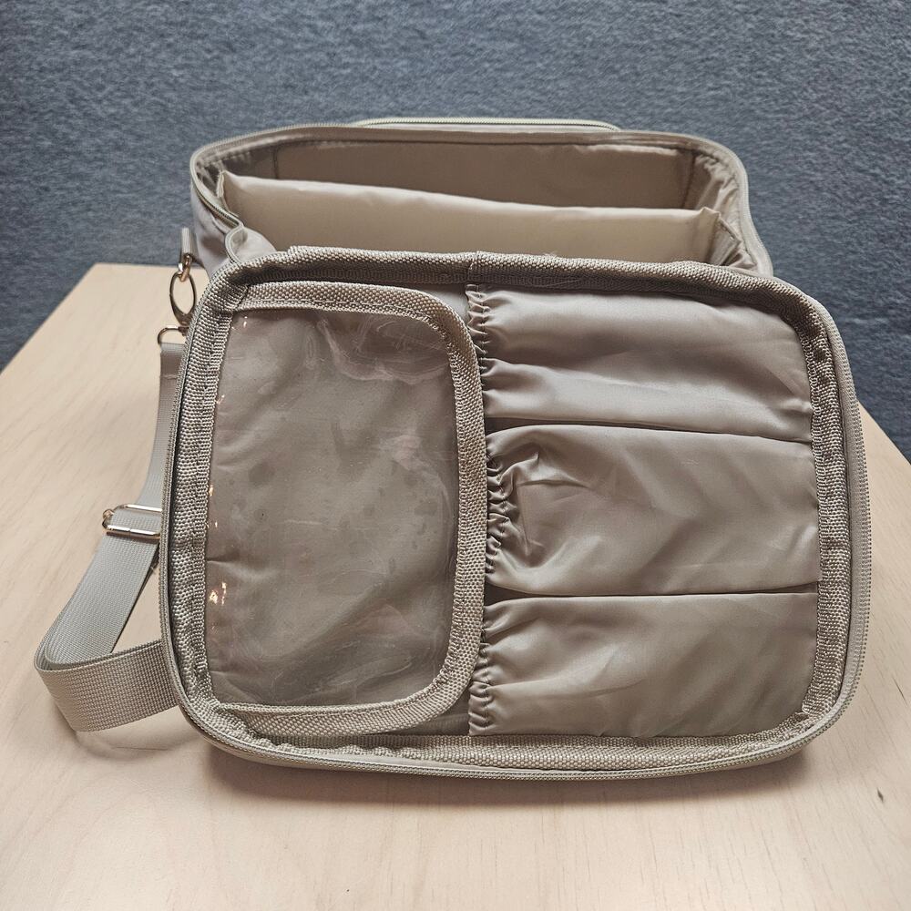 NWT Paris Hilton Quilted Travel Makeup Bag Multifunction Measurements in Photos - Picture 6 of 10